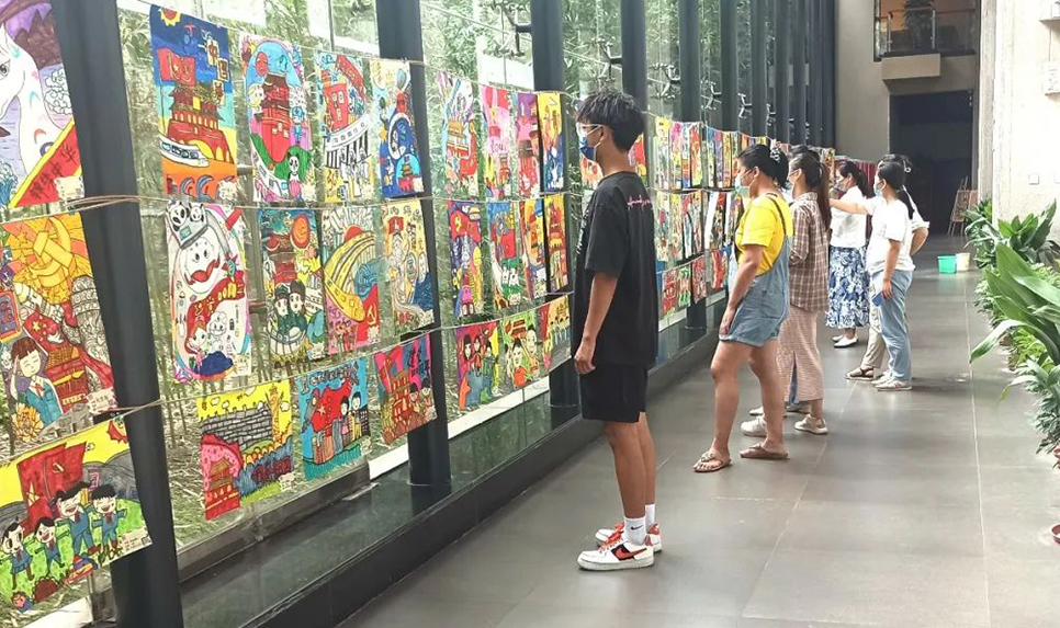  「中國共産黨創(chuàng)立100周年祝賀です」絵畫展